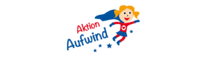 Das Logo der Aktion Aufwind auf weißen Hintergrund. Das Logo besteht aus dem Schriftzug "Aktion Aufwind" und einem Supergirl das wegfliegt. Darum befinden sich Sterne.